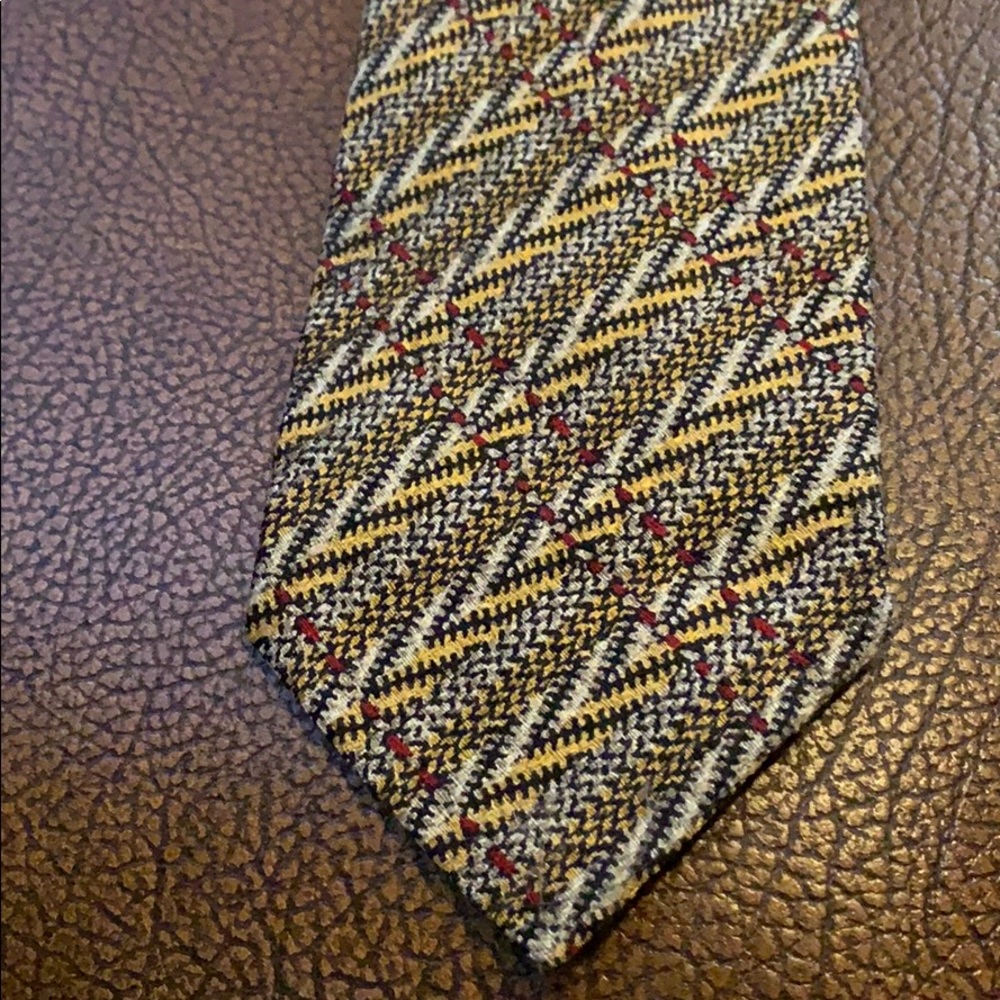 Pavone made in Italy 100% Silk beautiful up close!